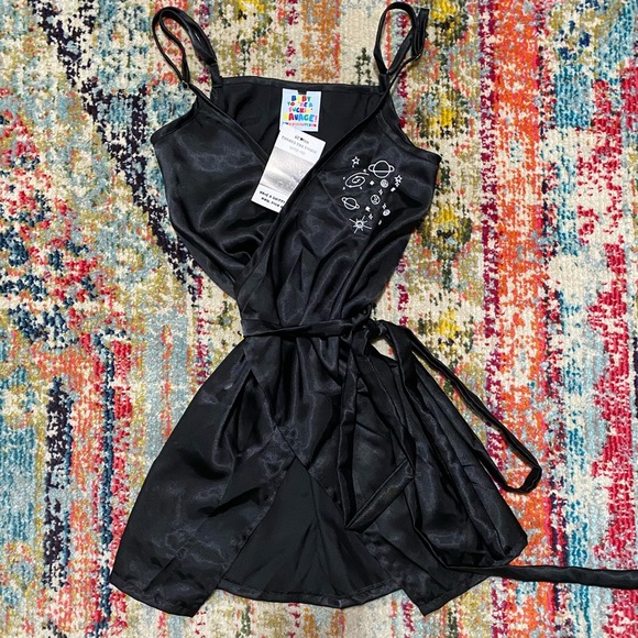 Omighty Space Wrap Dress - Picture 3 of 10